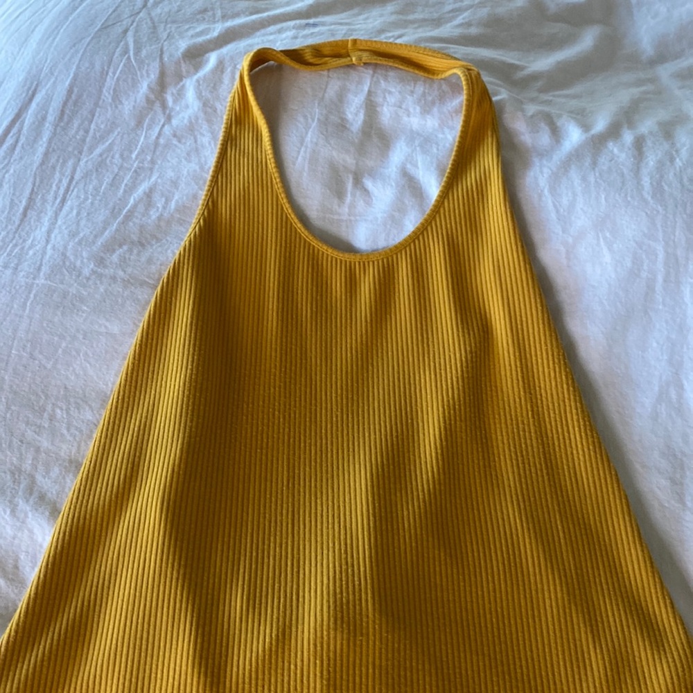 Vince Camuto- Ribbed halter tank. Open to mid back. Size XL